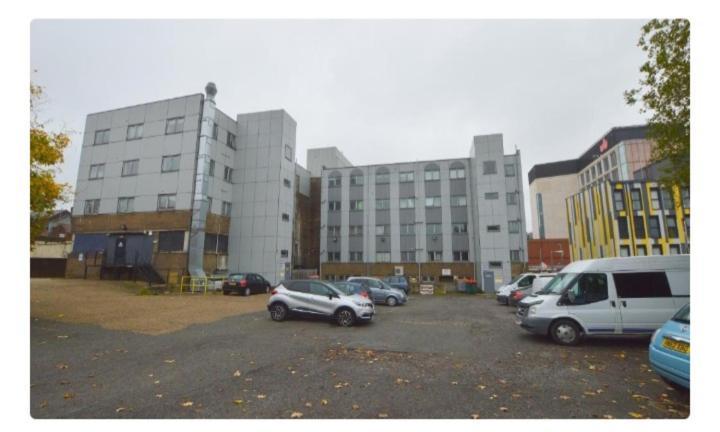 Spacious Modern Flat In Luton Town Centre מראה חיצוני תמונה